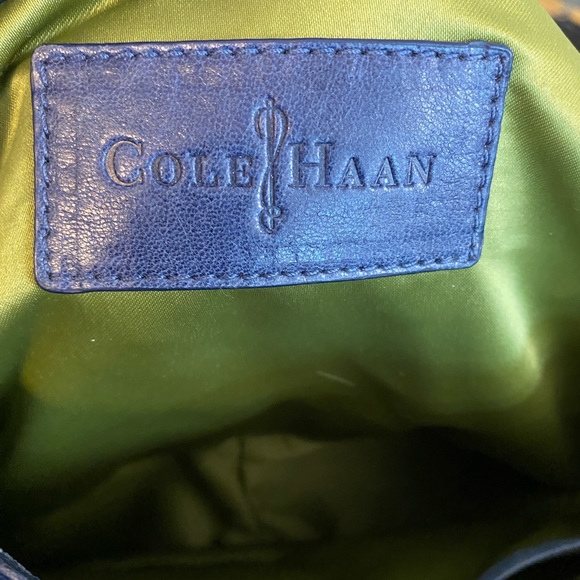 COLE HAAN Women’s Soft Leather Large Tote Bag, Navy Blue, Handle & Straps - Picture 11 of 14